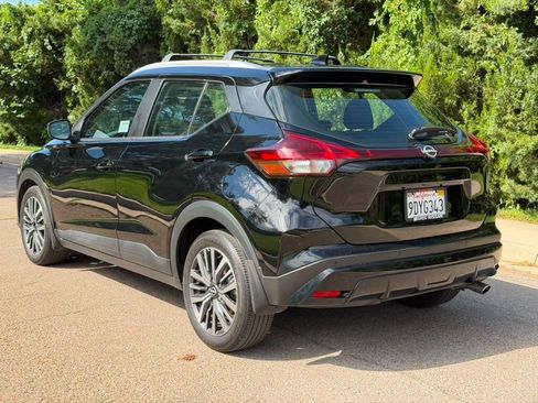 Used 2023 Nissan Kicks SV w/ Interior Electronics Package FWD image 6