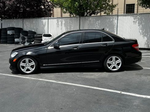 Used 2010 Mercedes-Benz C 300 4MATIC Sedan w/ Premium 1 Pkg image 4