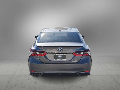 Used 2024 Toyota Camry SE image 7