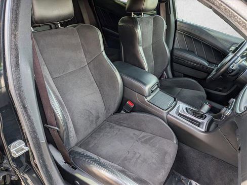 Used 2022 Dodge Charger R/T w/ Plus Group RWD image 18