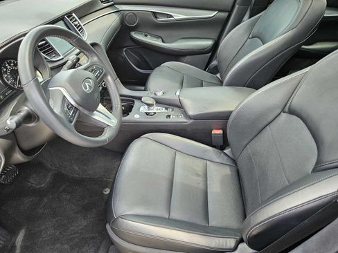 Used 2022 INFINITI QX50 Luxe w/ Appearance Package FWD image 12