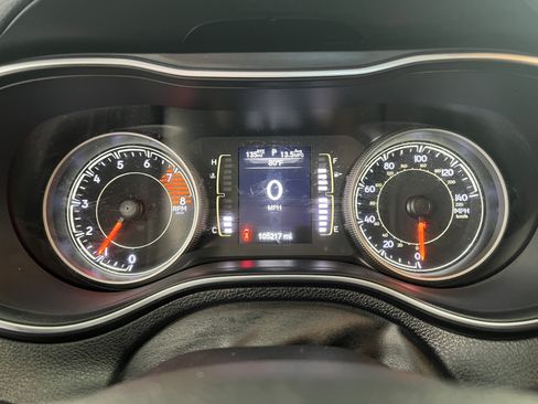 Used 2020 Jeep Cherokee Latitude AWD/4WD image 29
