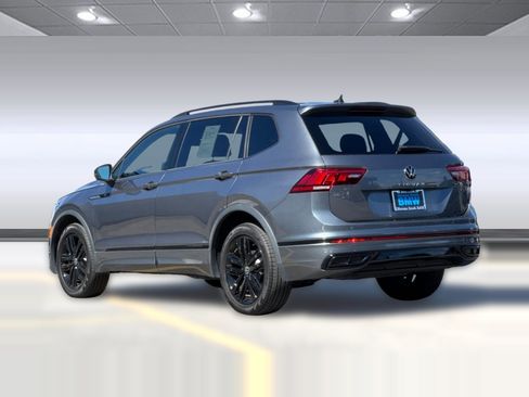Used 2022 Volkswagen Tiguan SE R-Line image 3