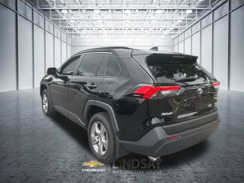 Used 2025 Toyota RAV4 XLE w/ Convenience Package AWD/4WD image 6