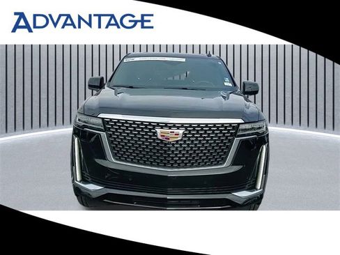 Used 2022 Cadillac Escalade Premium Luxury image 11