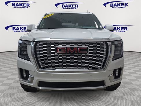 Used 2021 GMC Yukon Denali w/ Denali Premium Package image 2