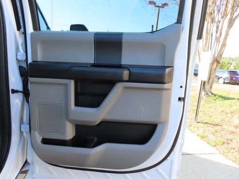 Used 2020 Ford F250 XL w/ Power Equipment Group image 21