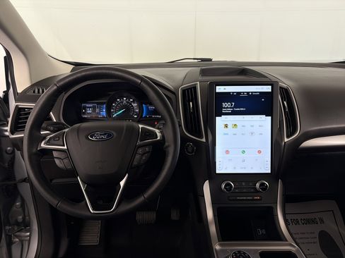 Used 2024 Ford Edge SEL AWD/4WD image 3