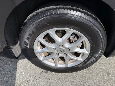 Used 2023 Chrysler Voyager LX image 12