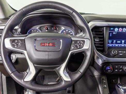 Used 2017 GMC Acadia SLE image 29