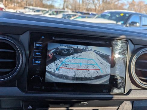 Used 2019 Toyota Tacoma TRD Off-Road w/ Technology Package image 23