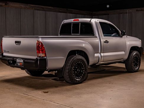 Used 2014 Toyota Tacoma 2WD Regular Cab image 9
