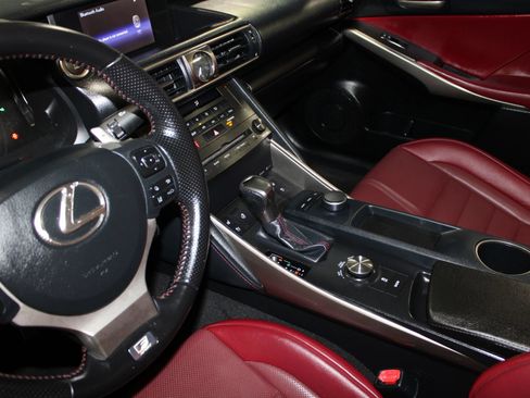 Used 2019 Lexus IS 300 F Sport w/ F Sport Package RWD image 17