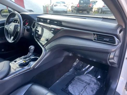 Used 2020 Toyota Camry XSE FWD image 17