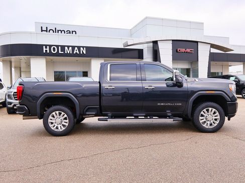 Used 2020 GMC Sierra 3500 Denali w/ Denali Ultimate Package image 2