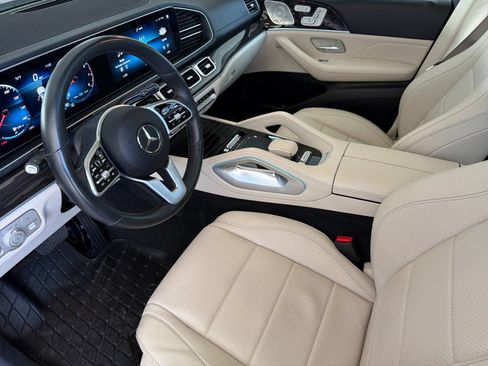Used 2022 Mercedes-Benz GLS 450 4MATIC image 10