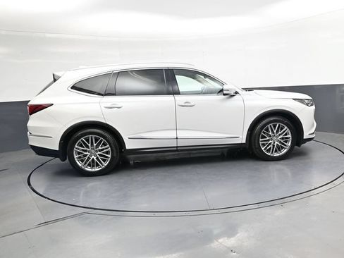 Used 2023 Acura MDX SH-AWD w/ Advance Package image 3