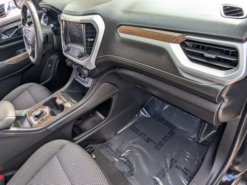 Used 2023 GMC Acadia SLE w/ Driver Convenience Package image 19