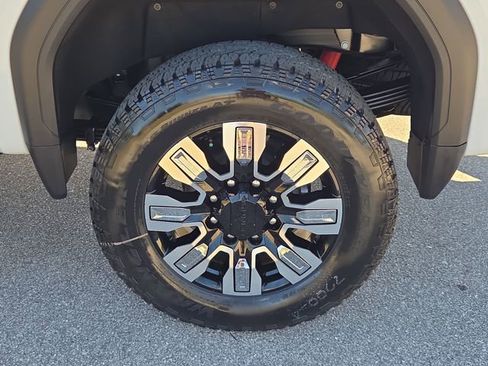 New 2026 GMC Sierra 3500 Denali w/ Technology Package image 7