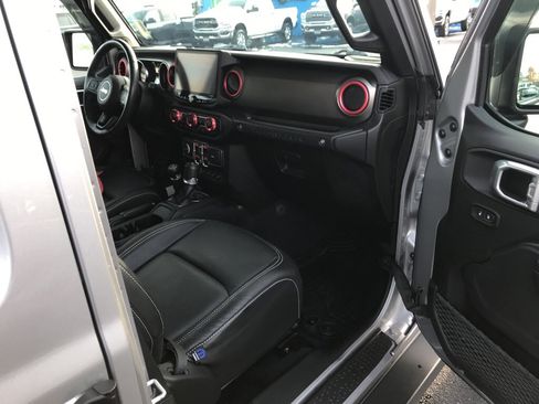 Used 2019 Jeep Wrangler Unlimited Sport S image 28