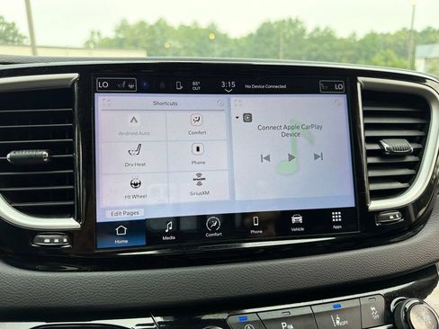 Used 2024 Chrysler Pacifica Touring-L FWD image 10