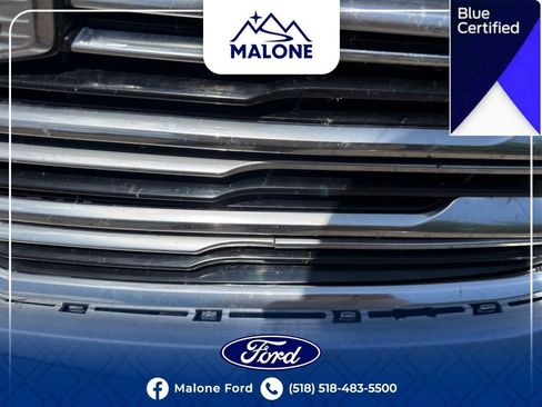 Used 2017 Cadillac XT5 Luxury w/ Driver Awareness Package AWD/4WD image 12