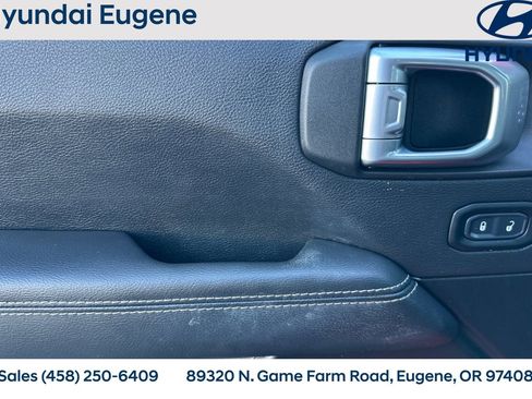 Used 2022 Jeep Wrangler Unlimited Sahara w/ Cold Weather Group image 12