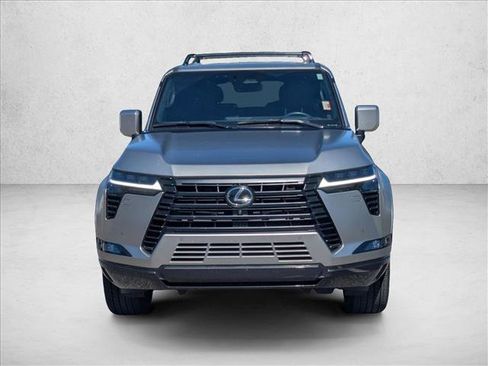 Used 2024 Lexus GX 550 w/ Accessory Package (Z1) image 2