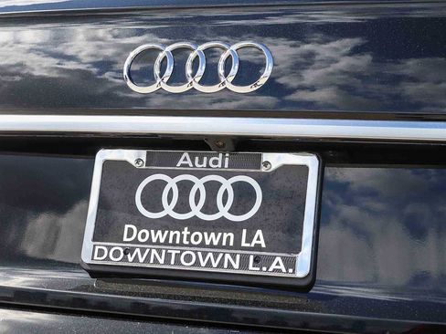 Used 2023 Audi Q5 2.0T Premium w/ Convenience Package AWD/4WD image 11