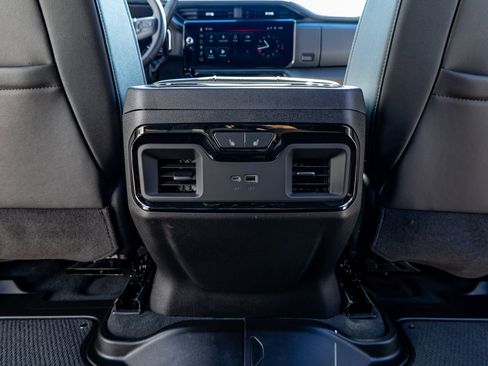 Used 2025 GMC Sierra 2500 AT4 w/ Technology Package image 30