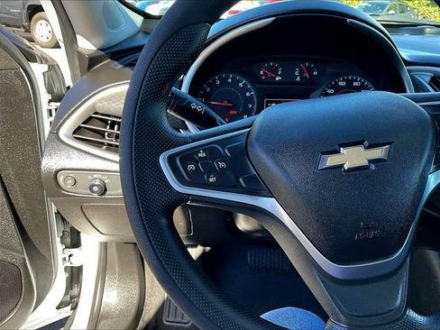 Certified 2022 Chevrolet Malibu LS FWD image 13