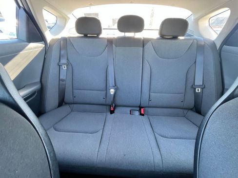 Used 2025 Kia K4 LXS image 36