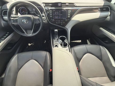 Used 2020 Toyota Camry XLE FWD image 15