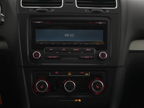 Used 2012 Volkswagen Golf 4-Door FWD image 16