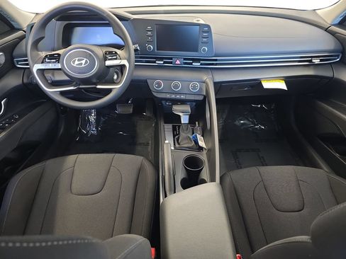 Used 2026 Hyundai Elantra SE FWD image 9