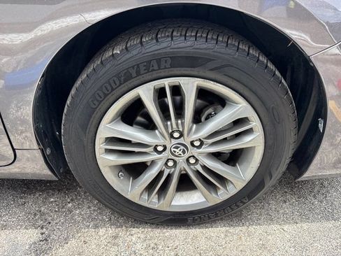 Used 2015 Toyota Camry SE FWD image 7