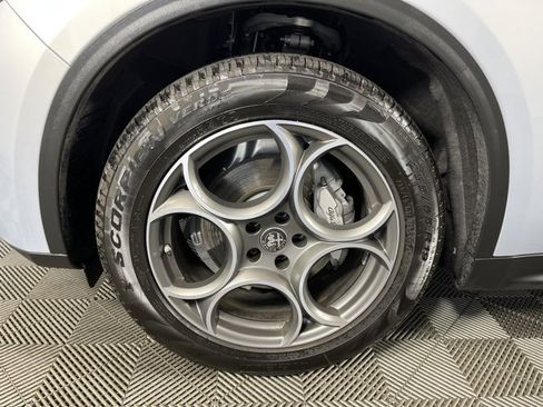 Used 2025 Alfa Romeo Stelvio Sprint w/ Convenience Package image 10