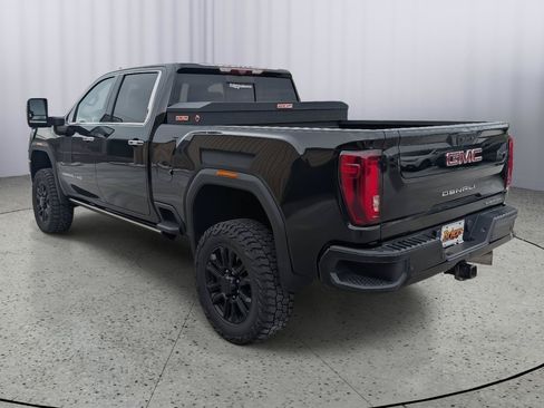 Used 2023 GMC Sierra 2500 Denali w/ Denali Black Diamond Edition AWD/4WD image 6