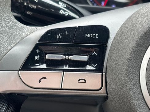 Used 2021 Hyundai Elantra SEL image 19