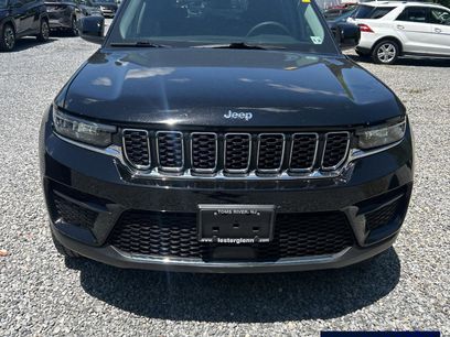 Used 2023 Jeep Grand Cherokee Laredo