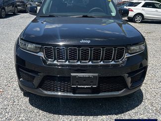 Used 2023 Jeep Grand Cherokee Laredo AWD/4WD video 1