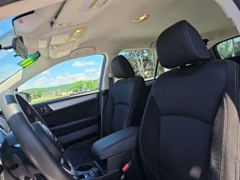 Used 2019 Subaru Outback 2.5i AWD/4WD image 11