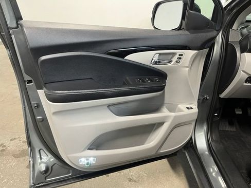 Used 2018 Honda Ridgeline RTL-E image 25