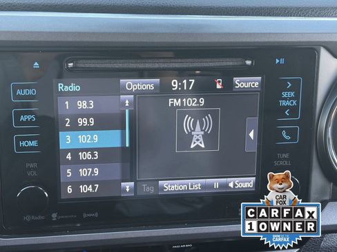 Used 2018 Toyota Tacoma TRD Off-Road w/ Technology Package image 27