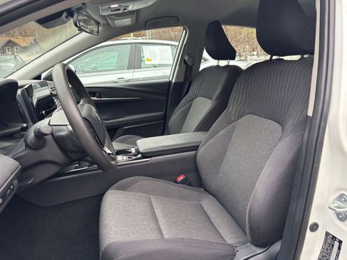 Used 2025 Toyota Camry LE image 35