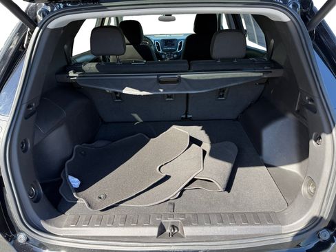 Used 2023 Chevrolet Equinox LT w/ Driver Convenience Package FWD image 17