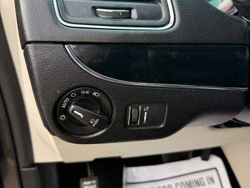 Used 2017 Dodge Grand Caravan SXT FWD image 12