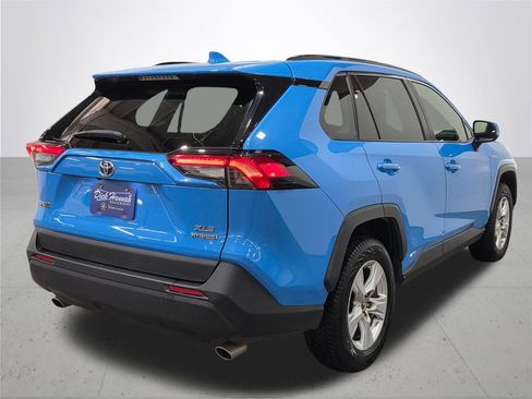 Used 2019 Toyota RAV4 XLE w/ Convenience Package image 10