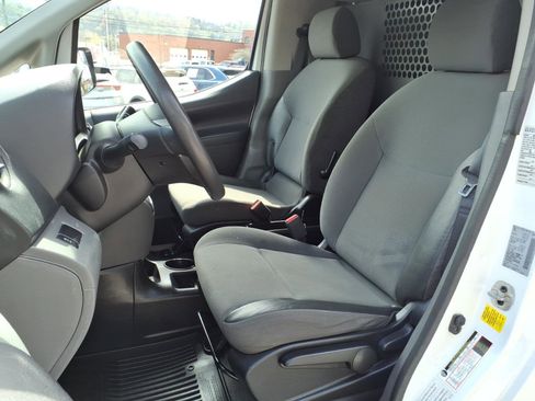 Used 2020 Nissan NV200 S image 8