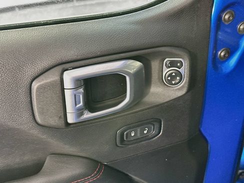 Used 2022 Jeep Wrangler Unlimited Rubicon w/ LED Lighting Group AWD/4WD image 24